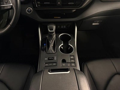 2024 Toyota Highlander XLE 4D Sport Utility