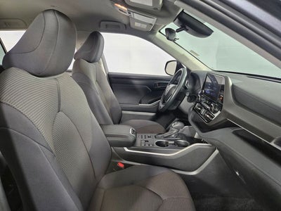 2025 Toyota Highlander LE 4D Sport Utility