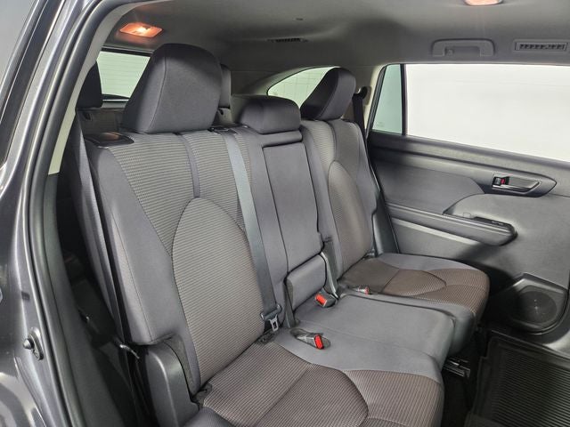 2025 Toyota Highlander LE 4D Sport Utility
