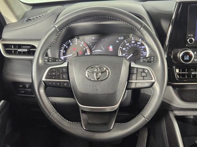 2025 Toyota Highlander LE 4D Sport Utility
