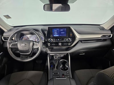 2025 Toyota Highlander LE 4D Sport Utility