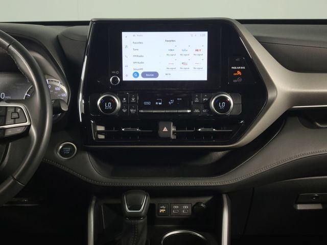 2024 Toyota Highlander LE 4D Sport Utility