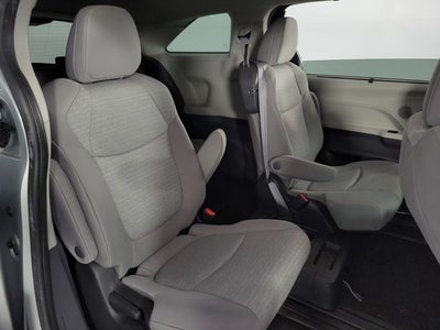 2022 Toyota Sienna LE 8 Passenger