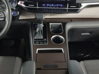 2022 Toyota Sienna LE 8 Passenger
