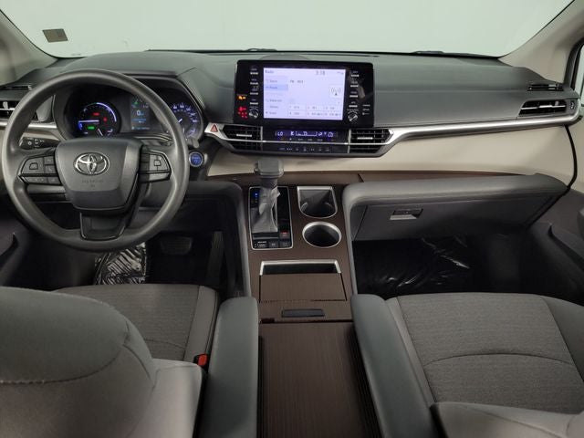 2022 Toyota Sienna LE 8 Passenger
