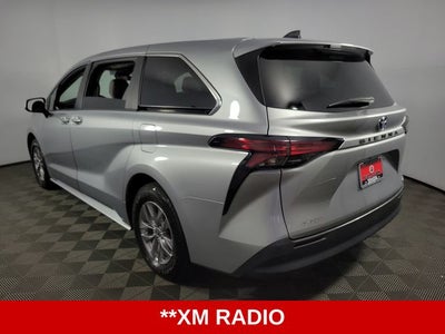 2022 Toyota Sienna LE 8 Passenger