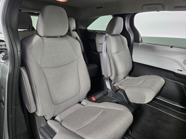 2025 Toyota Sienna LE 8 Passenger