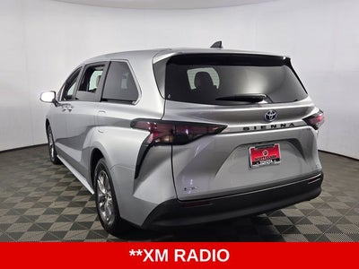 2025 Toyota Sienna LE 8 Passenger