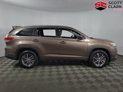 2017 Toyota Highlander XLE 4D Sport Utility