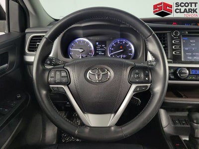 2017 Toyota Highlander XLE 4D Sport Utility