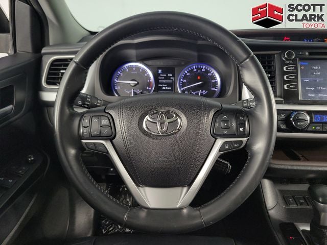 2017 Toyota Highlander XLE 4D Sport Utility