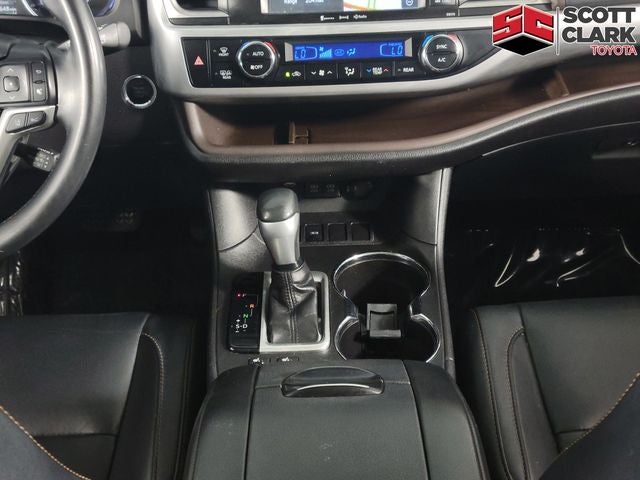 2017 Toyota Highlander XLE 4D Sport Utility