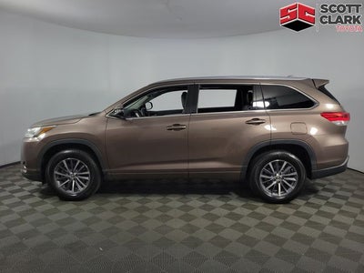 2017 Toyota Highlander XLE 4D Sport Utility