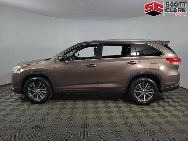 2017 Toyota Highlander XLE 4D Sport Utility