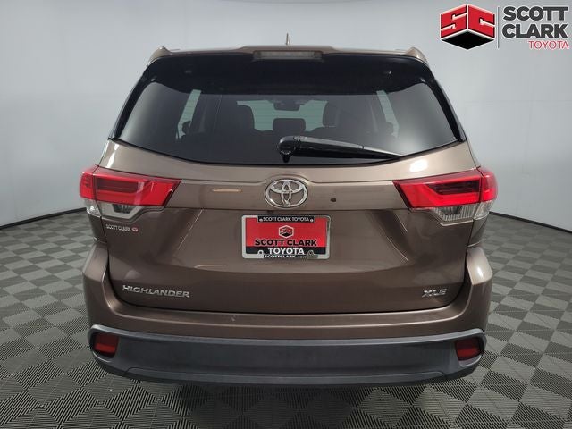 2017 Toyota Highlander XLE 4D Sport Utility