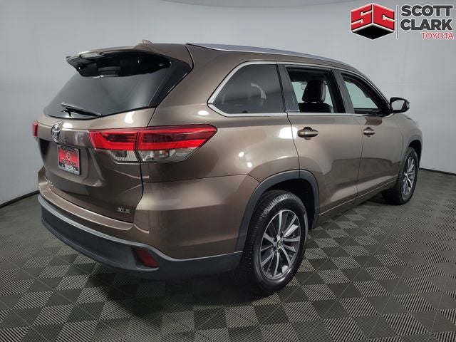 2017 Toyota Highlander XLE 4D Sport Utility