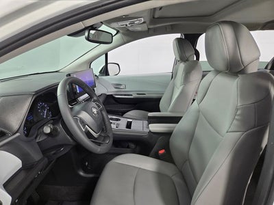 2025 Toyota Sienna XLE 8 Passenger