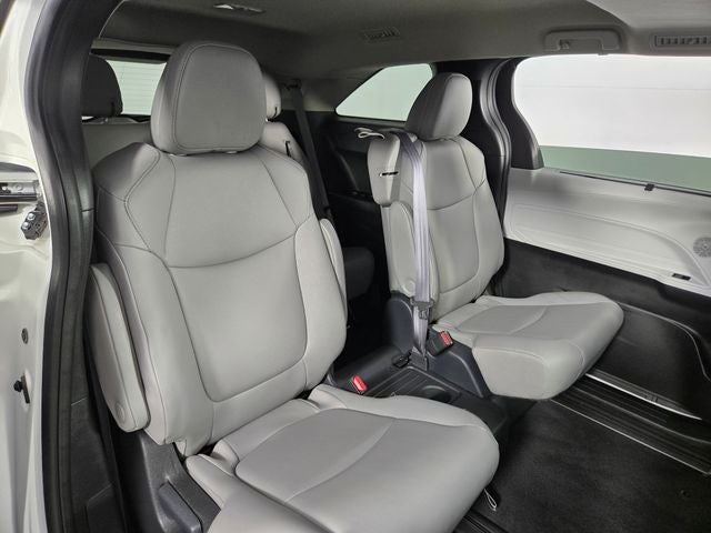 2025 Toyota Sienna XLE 8 Passenger