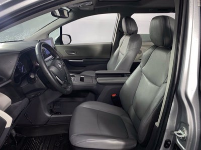 2024 Toyota Sienna XLE 8 Passenger