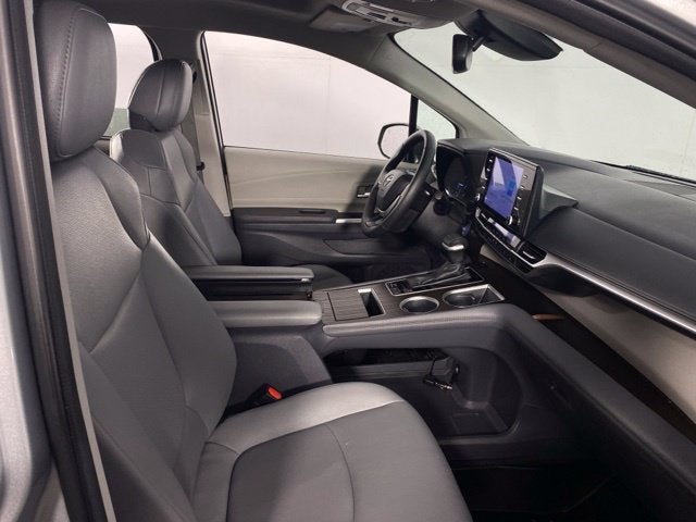 2024 Toyota Sienna XLE 8 Passenger
