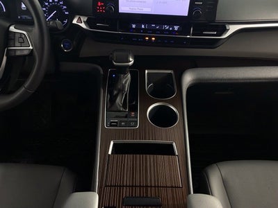 2024 Toyota Sienna XLE 8 Passenger