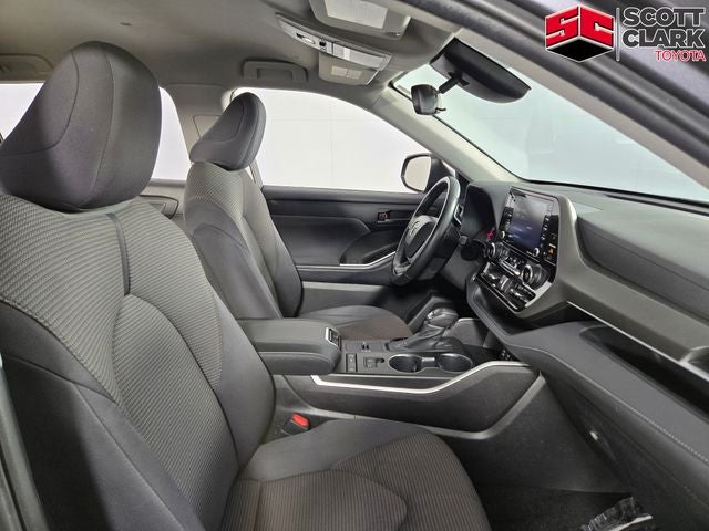 2022 Toyota Highlander LE 4D Sport Utility