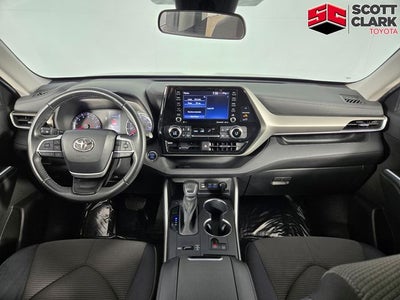 2022 Toyota Highlander LE 4D Sport Utility