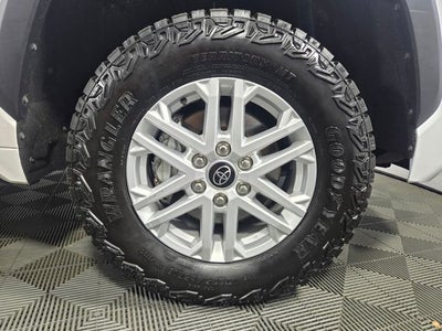 2022 Toyota Tundra SR5 4D CrewMax