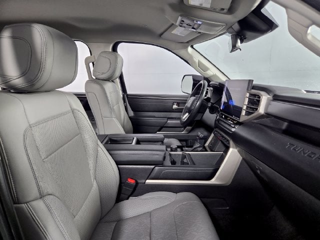 2022 Toyota Tundra SR5 4D CrewMax