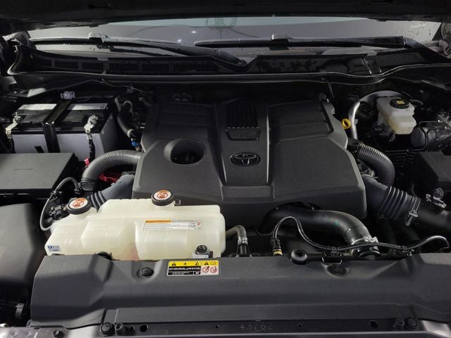2023 Toyota Tundra SR5 4D CrewMax