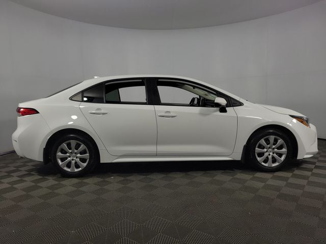 2025 Toyota Corolla LE 4D Sedan