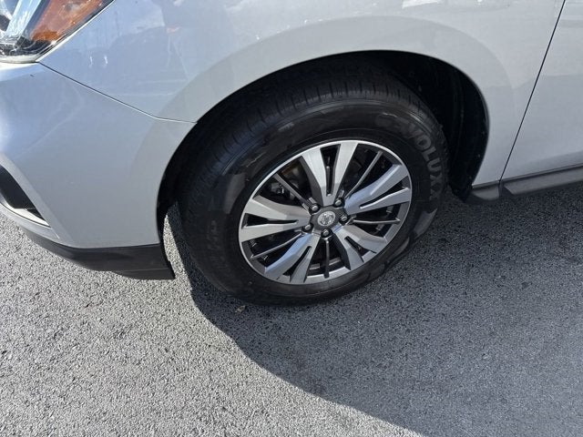 2019 Nissan Pathfinder SL