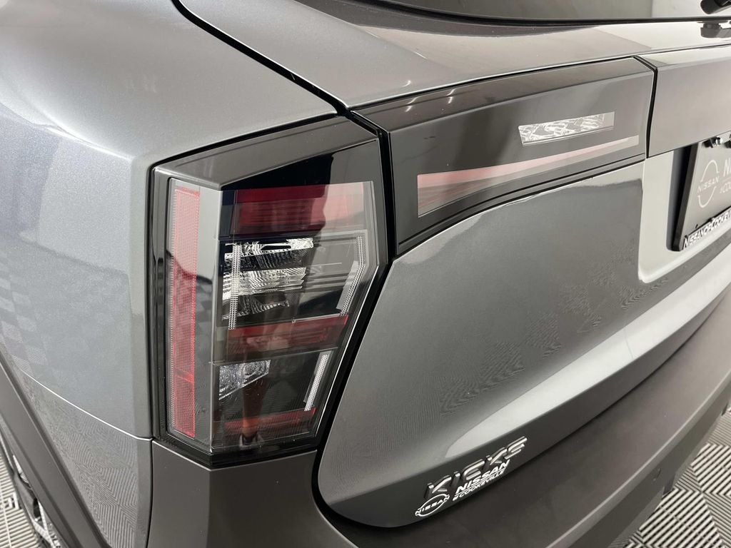 2025 Nissan Kicks SV