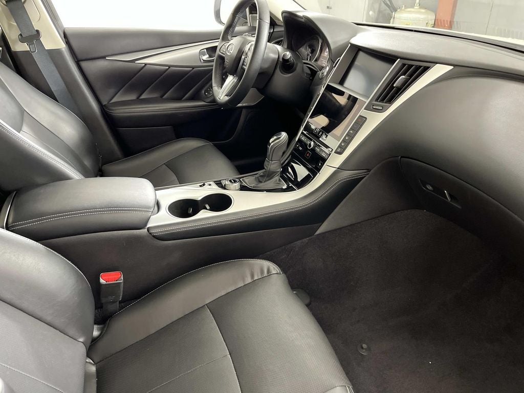 2023 INFINITI Q50 LUXE