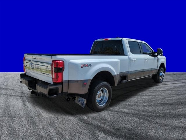 2023 Ford Super Duty F-350 DRW Pickup King Ranch DRW