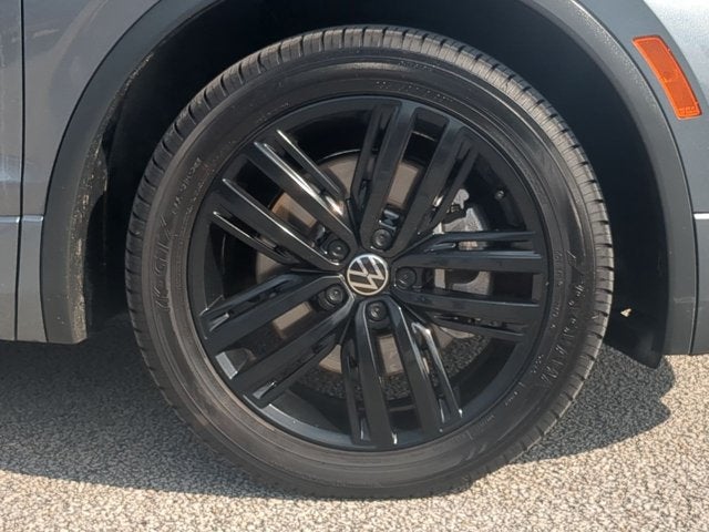 2022 Volkswagen Tiguan 2.0T SE R-Line Black