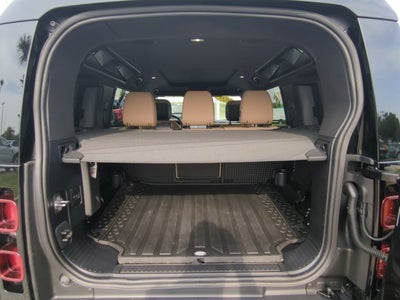2025 Land Rover Defender X-Dynamic SE