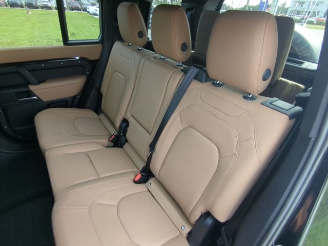 2025 Land Rover Defender X-Dynamic SE