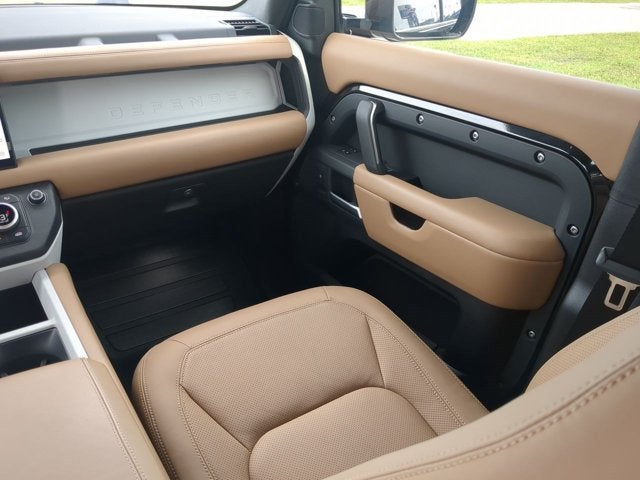 2025 Land Rover Defender X-Dynamic SE
