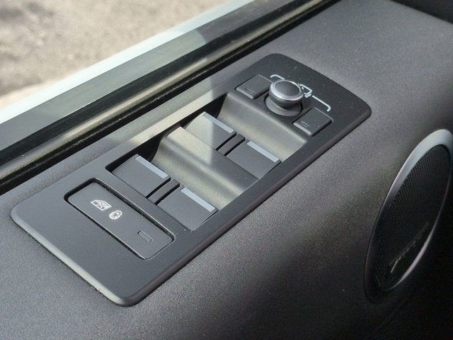2020 Land Rover Discovery Landmark Edition