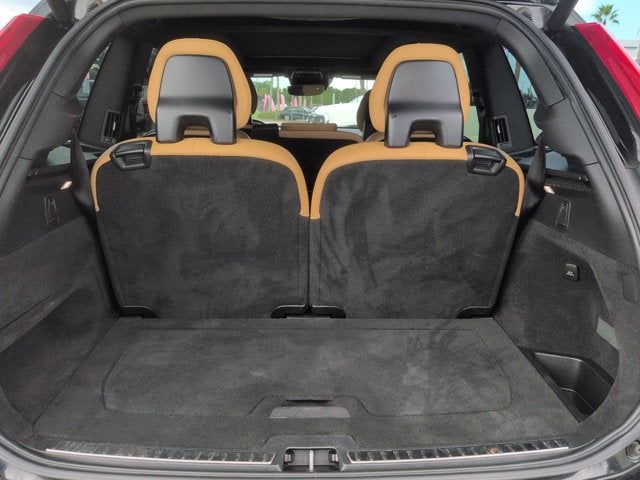 2017 Volvo XC90 T6 Momentum