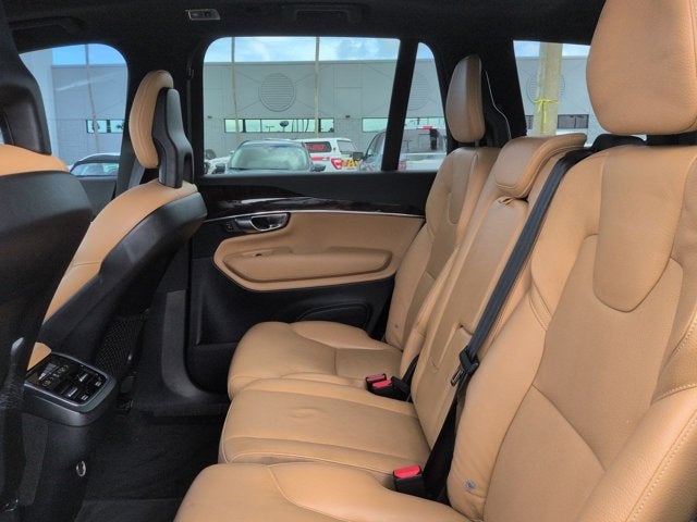2017 Volvo XC90 T6 Momentum