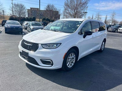 2024 Chrysler Pacifica Touring L