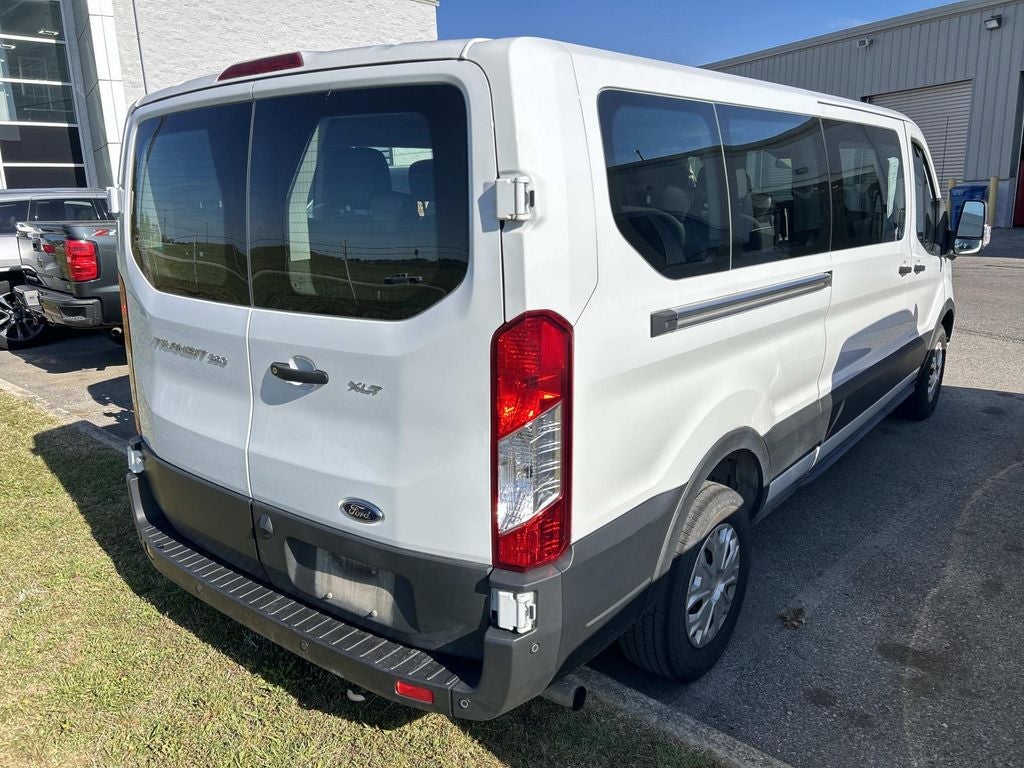 2023 Ford Transit Passenger Wagon XLT