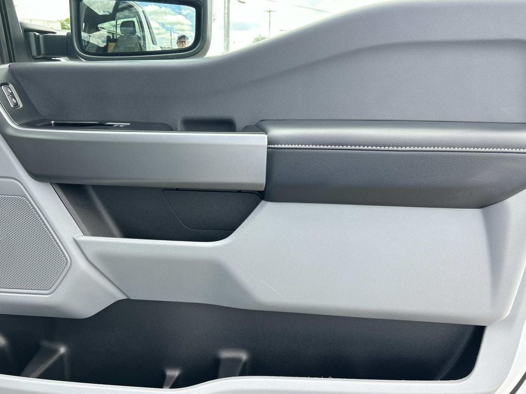 2025 Ford Super Duty F-450 DRW Chassis Cab XLT DRW