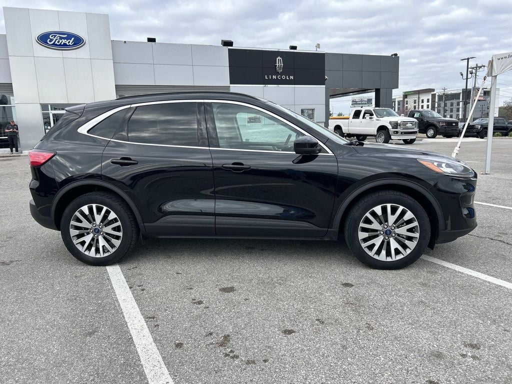 2022 Ford Escape Titanium