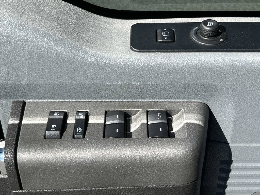 2011 Ford Super Duty F-350 SRW Pickup XLT