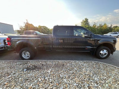 2025 Ford Super Duty F-350 DRW Pickup Platinum