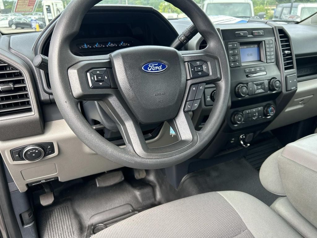 2022 Ford Super Duty F-350 SRW Pickup XL