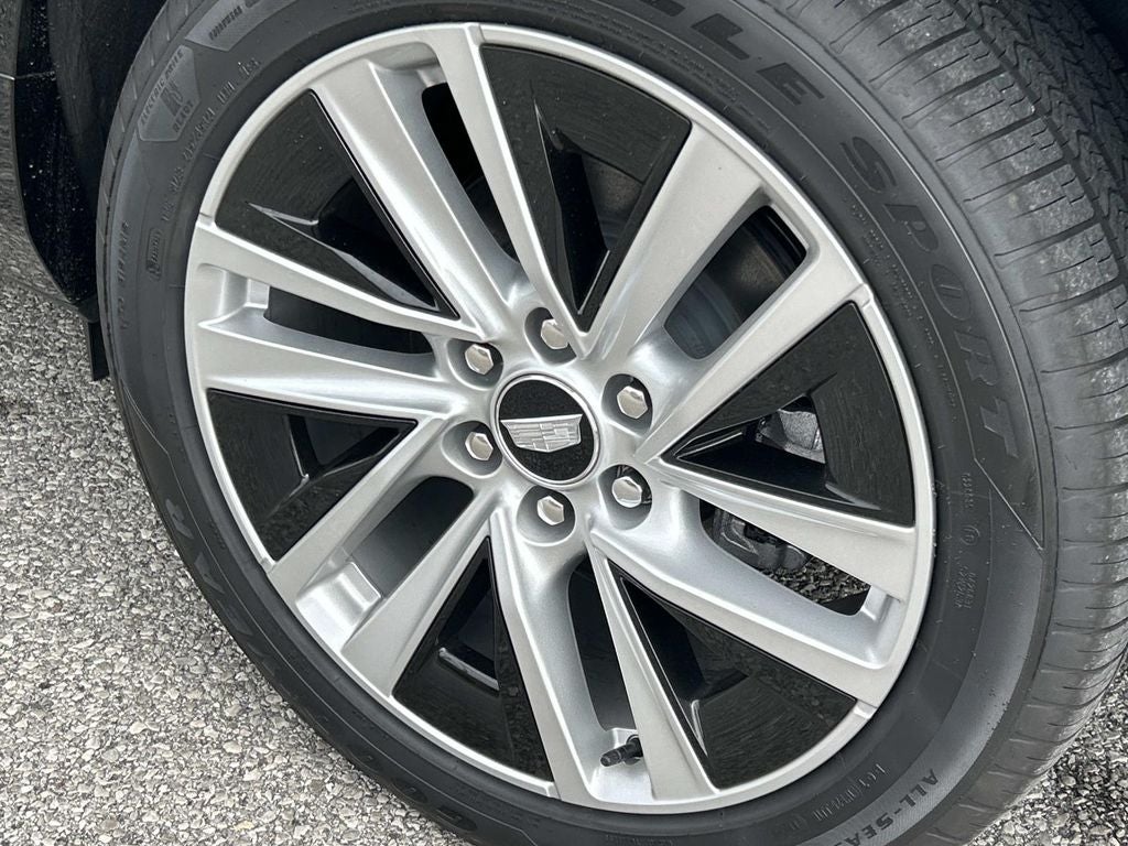 2026 Cadillac VISTIQ Luxury